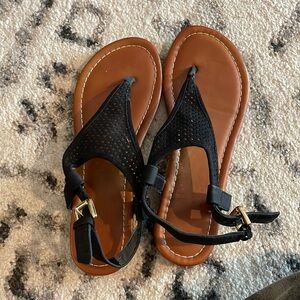 Black sandals size 7